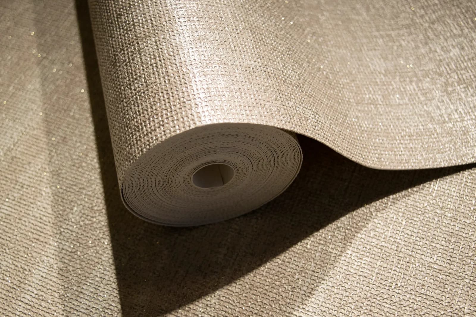 Papel de Colgadura Brillo Sutil Metálico Beige y Dorado Rollo de 5,2m²