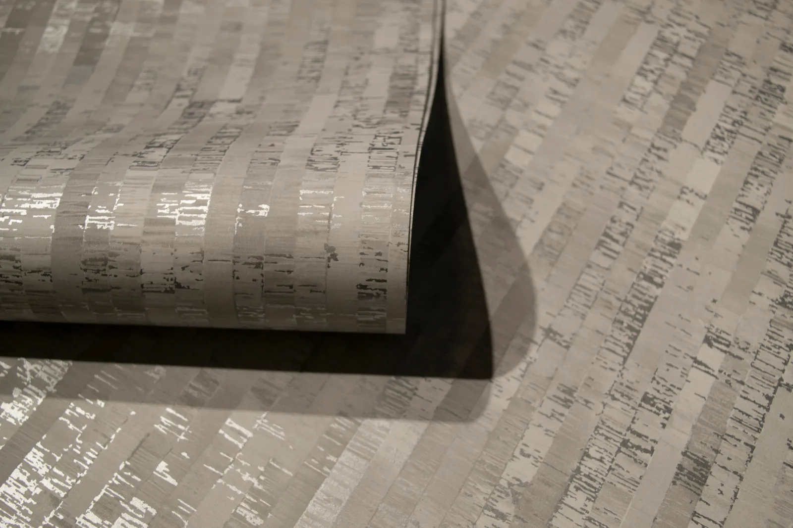 Papel de Colgadura Diseño con Reflejos de Cuadros Metalizados Rollo de 5,2m²