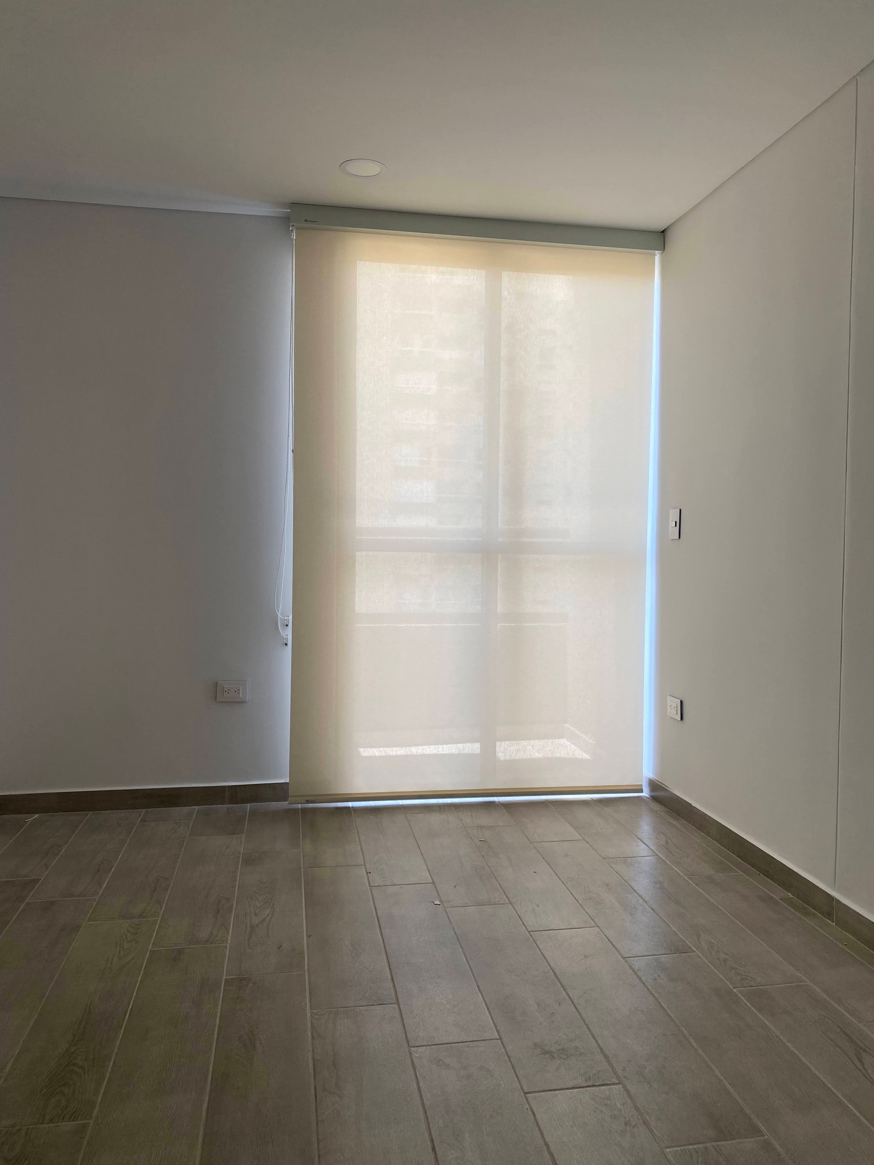 Enrollable Perfil Standard Screen Tretto 3% Beige con Cabezal Cuadrado